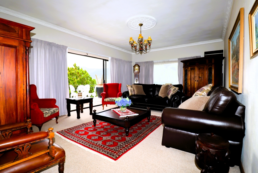 3 Bedroom Property for Sale in Uitsig Western Cape